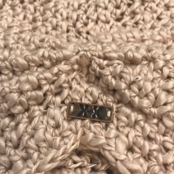 Beanie - Picture 3 of 4